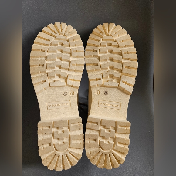 Lace Up Boots - Saint Johns Bay Lakeline - Picture 12 of 16